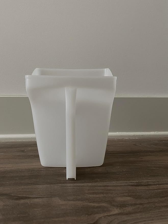 Rubbermaid Commercial Products Food Service Utility Scoop, 64-Ounce, White, for Ice/Bar and Ingredient Use in Restaurant/Kitchen (Pack of 6)