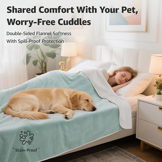 LOOBANI Waterproof Blanket for Queen Bed, Reversible Soft Flannel, 80"x90" | Waterproof Dog Blankets for Large Dogs, Spill-Proof Couch Cover for Family Movie Nights, Camping, Travel, Noise Free, Green