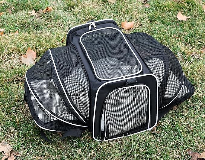 Expandable Cat Carrier Pet Carrier with 2 Extensions,Airline Approved Soft-Sided Portable Dog Travel Washable Carrier for Kittens,Puppies,Removable Soft Plush Mat (Black White, Medium)