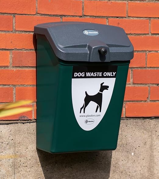 7 Gallons Plastic Outdoor Garbage Can for Dog Poop with 1000 Dog Waste Pick up Bags Self Returning Lid and Moulded Liner | Fido (Green, Wall Mounting Kit)