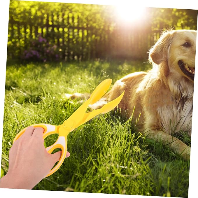 Heavy Duty Dog Poop Scooper with Long Handle and Integrated Waste Bag Dispenser Portable Pet Waste Removal Tool for Grass Gravel Convenient Bag Replacement Outdoor and Indoor Use