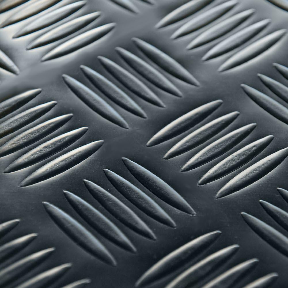 Rubber-Cal Diamond-Grip Floor Mat