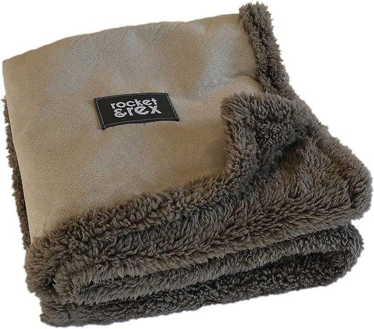 rocket & rex Medium Waterproof Dog Blanket, Brown, Washable Waterproof Pet Blanket Protects Beds, Couches & Other Furniture, Premium Fleece Fabric with Reversible Faux Suede, 30" x 40" (Pack of 1)