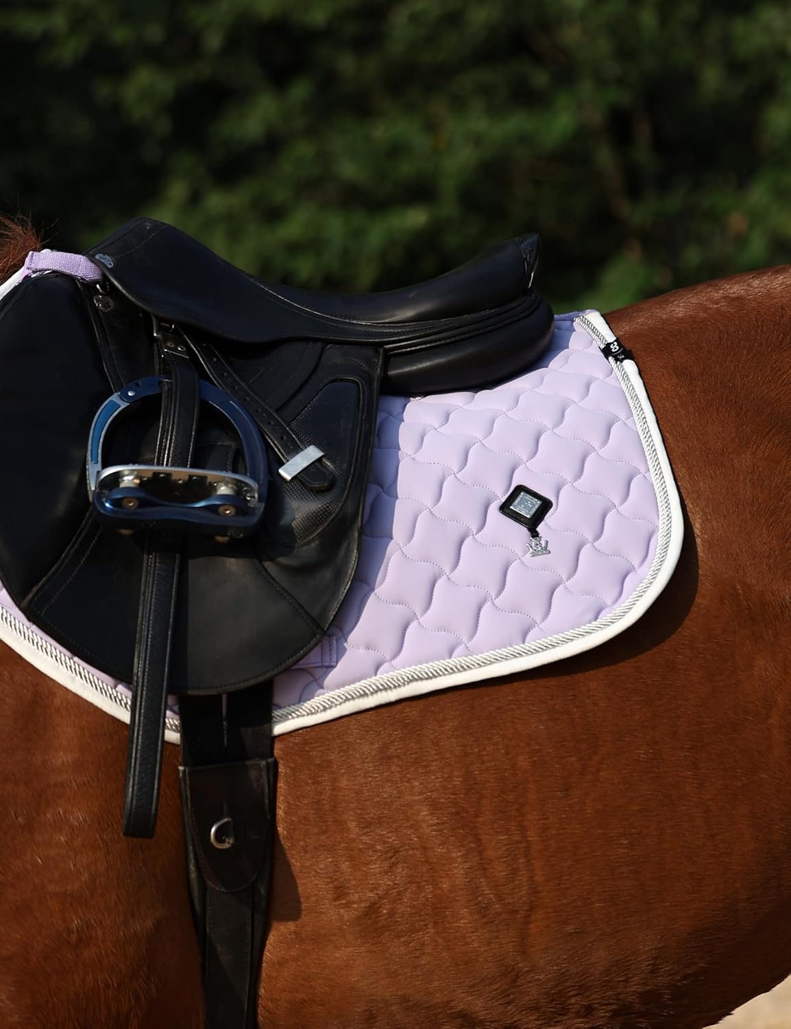 Close Contact Non-Slip Design Horse Riding Pad Moisture-Wicking Shock Absorbing English Saddle Pad for Horses