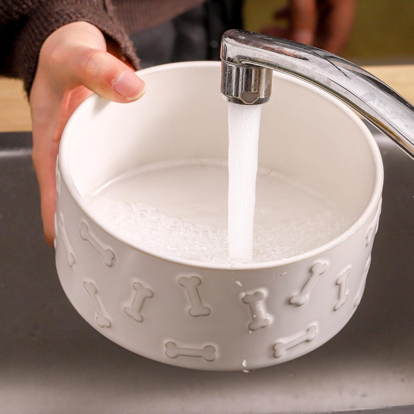 UBEE Ceramic Dog Food Bowl Set of 2, 6.1 inch Dog Bowls Dish with Bone Pattern, Pet Food Water Dish Feeding for Small and Medium Dogs and Large Cat, White