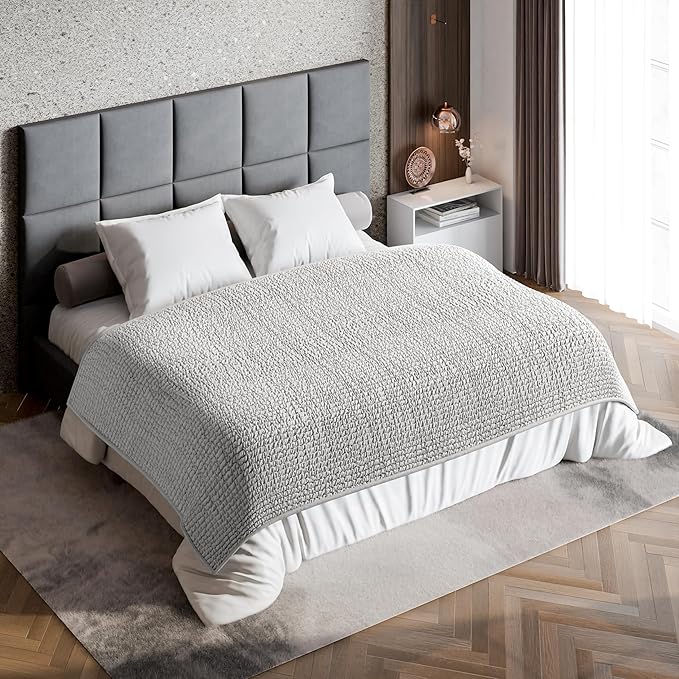 PAULATO BY GA.I.CO. Waterproof Blanket for Bed – King Absorbent Couch Cover – Machine Washable Stain-Resistant Pad for Large Sofa – Pets Cat & Dog Friendly Furniture Protector - Light Grey