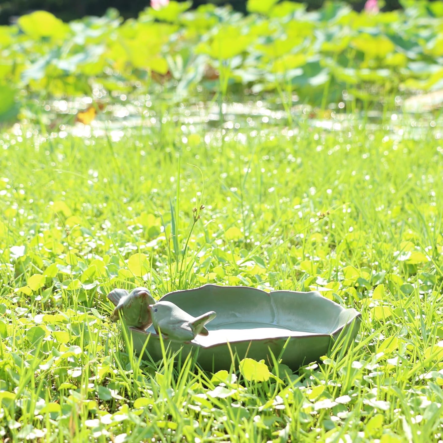 Ceramic Bird Bath for Outside, Resin Birdbath Bowl with Vintage Ornament,Ground Feeders Bird Bath Feeding Bowl for Outdoors, Garden Deck, Balcony,Yard, Lawn.